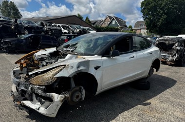Uitgebrande auto